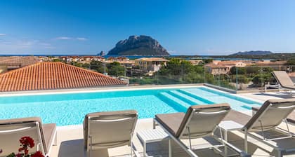 Hotel with panoramic swimming pool in porto San Paolo