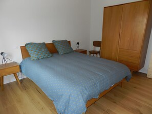 Bügeleisen/Bügelbrett, WLAN, Bettwäsche