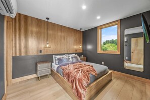 3 室のベッドルーム、WiFi (無料)、ベッドシーツ