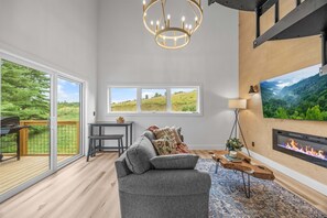 Living area - Grounded Invisible Cabin by 5 Seasons Homestays (Marshall)