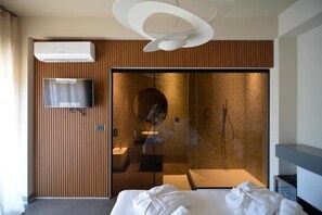 Blackout drapes, soundproofing, free WiFi - Esse Elegant house  (Paganica)