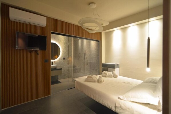 ستائر تعتيم وتجهيزات عازلة للصوت وواي فاي مجانًا