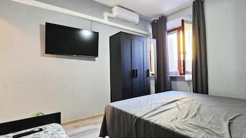 Escritorio, wifi y ropa de cama