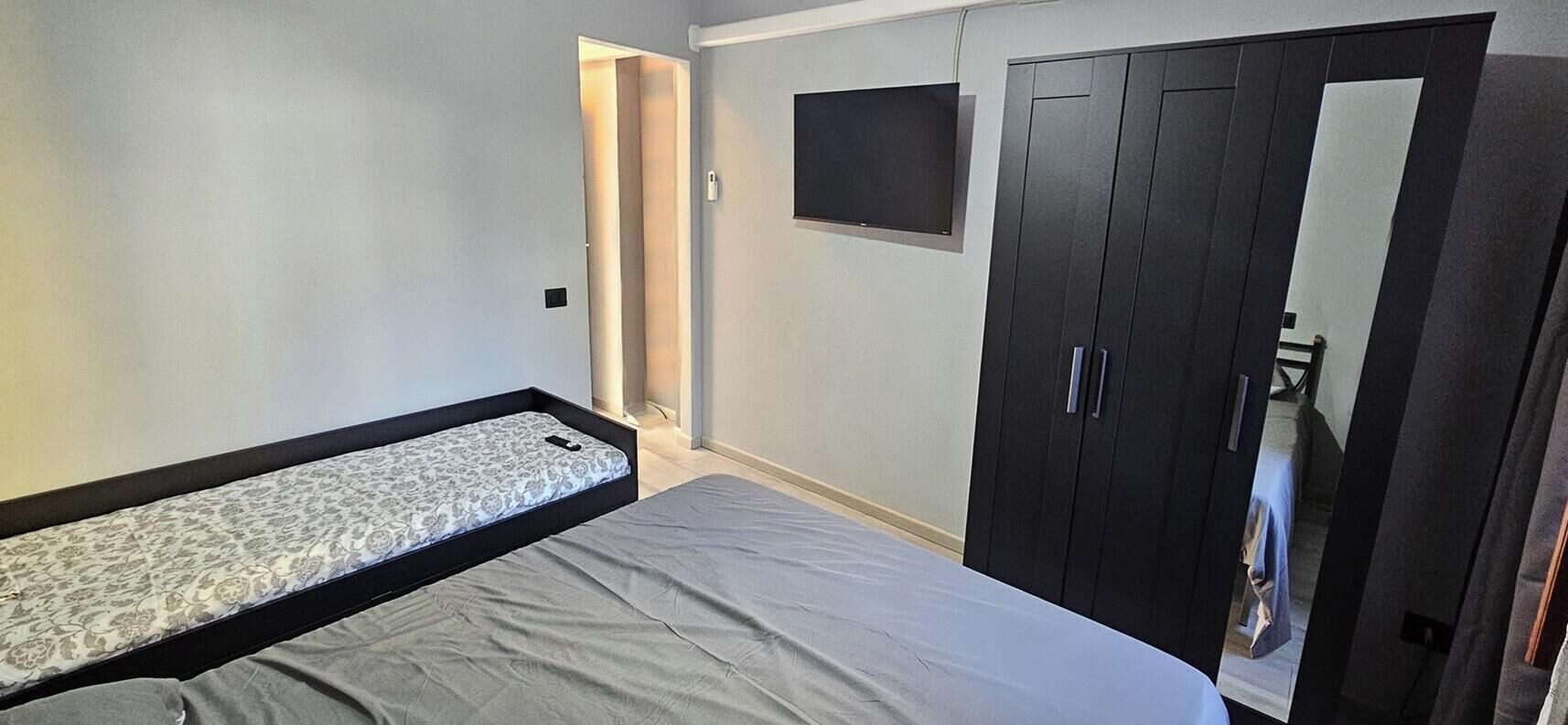 Desk, WiFi, bed sheets