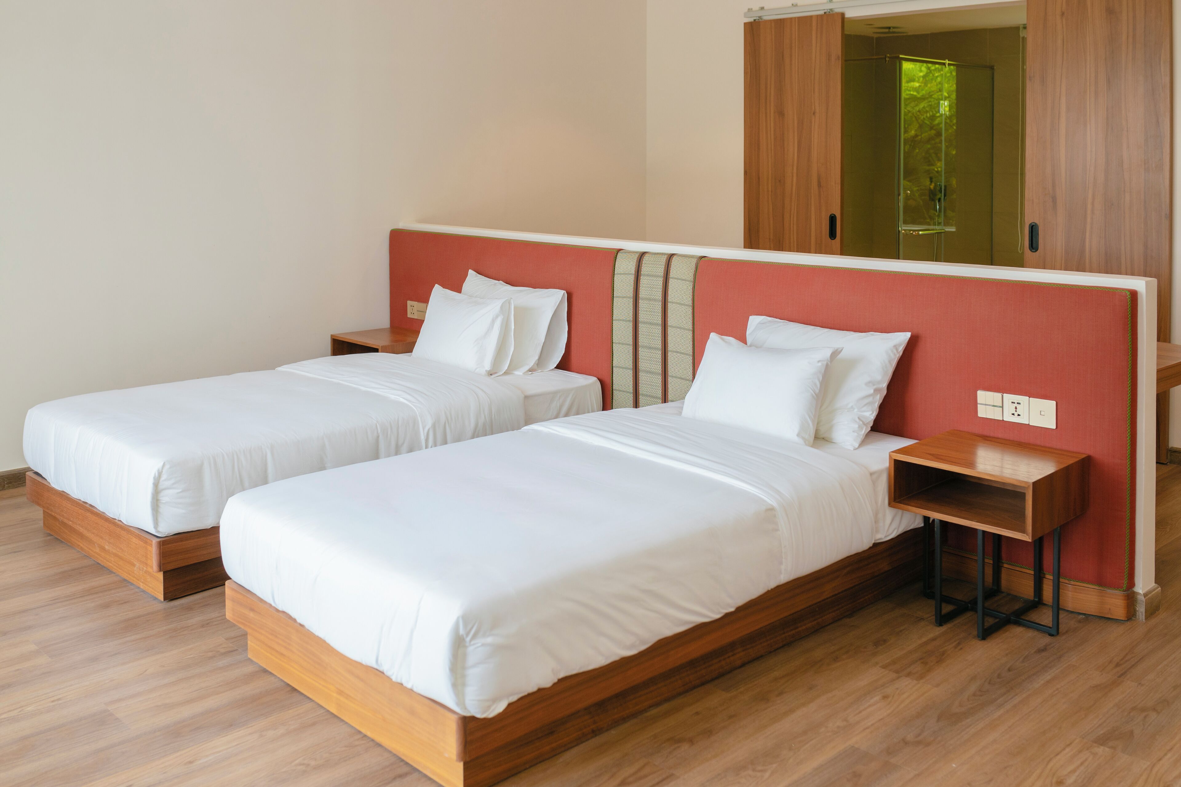 Comfort-studiosviitti | Minibaari, tallelokero huoneessa, työpöytä, pimennysverhot