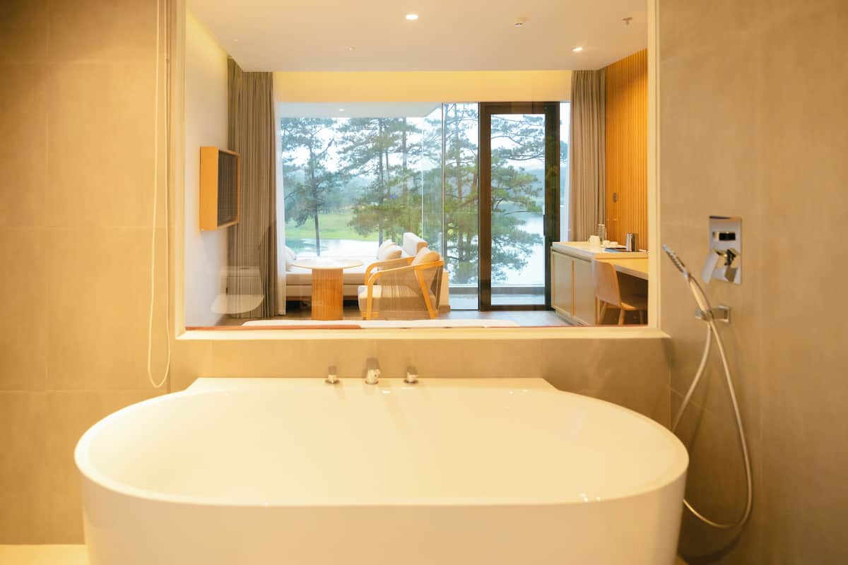 Rainfall showerhead, free toiletries, hair dryer, bathrobes