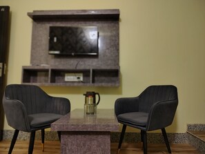 Deluxe Room | Premium bedding, down comforters, memory foam beds - Hotel Sunrise Inn Bikaner (Bikaner)