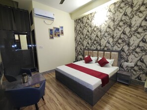 Deluxe Room | Premium bedding, down comforters, memory foam beds