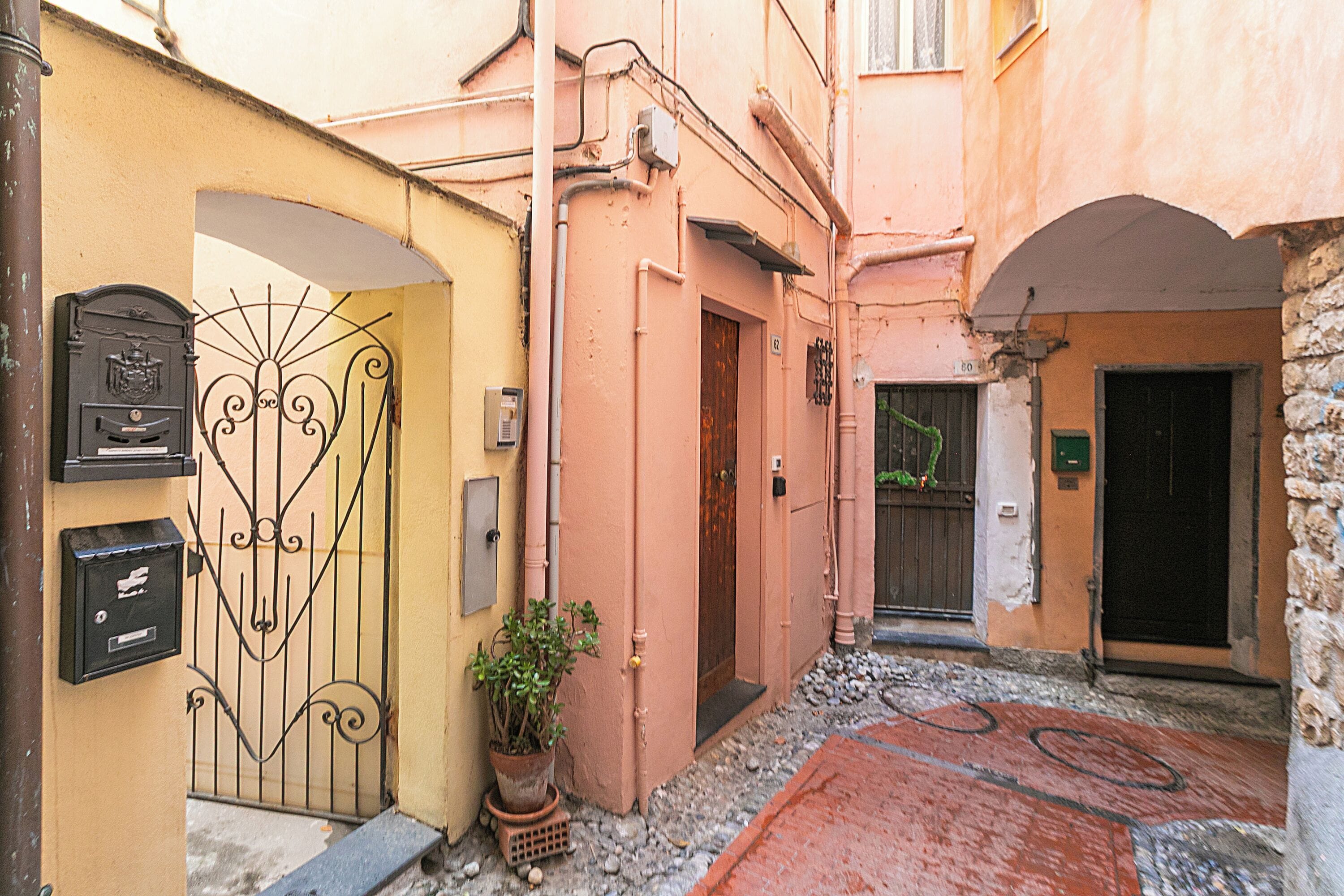 Standard Apartment, Multiple Bedrooms, 2 Bathrooms (Saro House) | Exterior detail