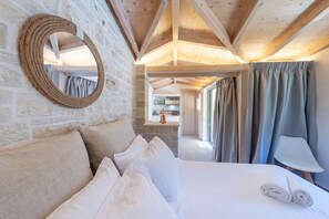 Iron/ironing board, WiFi, bed sheets - Studio Apartment 'Maestro' with Mountain View, Wi-Fi and Air Conditioning (Gaios)