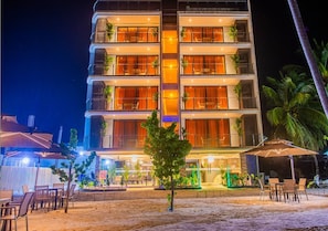 Mặt tiền nơi lưu trú