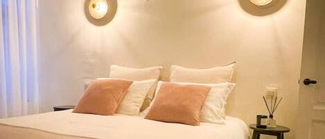 Skrivebord, strygejern/strygebræt, Wi-Fi