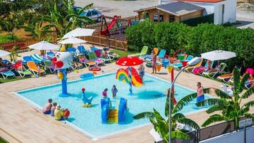 3 buitenzwembaden, parasols voor strand/zwembad