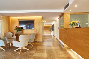 Lobby - APARTAMENTOS CASA LUIS BY INVISA 3LL (Santa Eulària des Riu)