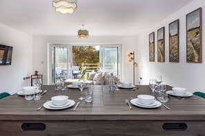 Dining - 8 Riverside Mews (Derby)