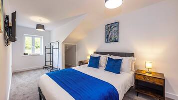 3 bedrooms, individually decorated, individually furnished, free WiFi