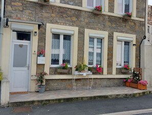 تفاصيل الفندق من الخارج