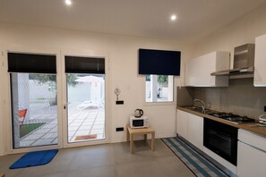 Appartamento Luxury, piscina privata, vista giardino | Vista dalla camera