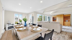 Dining - Salty Dolphin by Bayley Vacation Rentals (Scarborough)