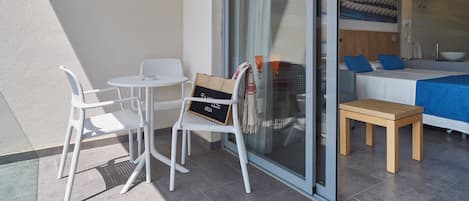 Superior Studio, Balcony | Outdoor dining