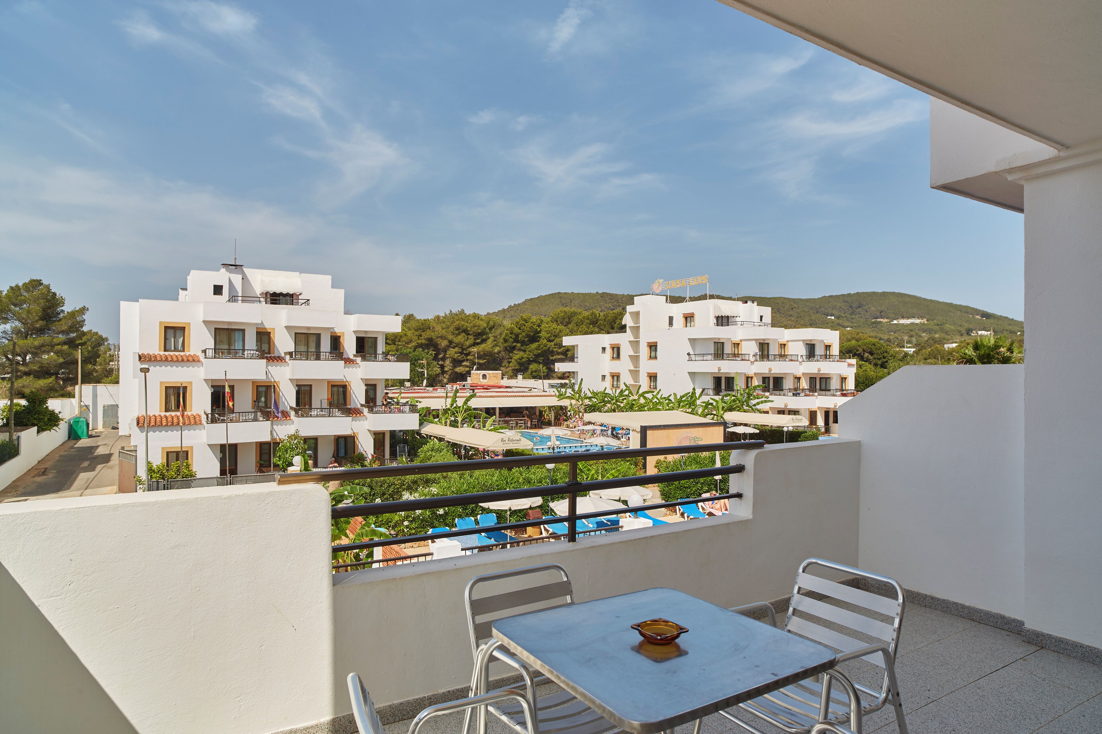 Premium appartement, balkon, uitzicht op zwembad | Buiten dineren