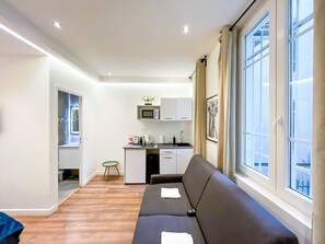 TV - UrbanFlat 202 - 249 Saint Denis SD1 (París)