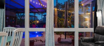 Heated Pool, Pet Friendly, Beach Bungalow