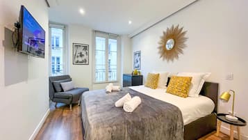 Een strijkplank/strijkijzer, gratis wifi, beddengoed