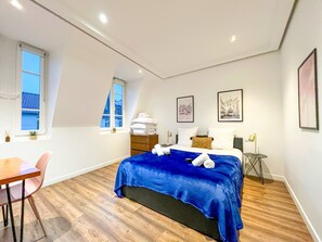 Iron/ironing board, free WiFi, bed sheets - UrbanFlat 211 - 249 Saint Denis (París)