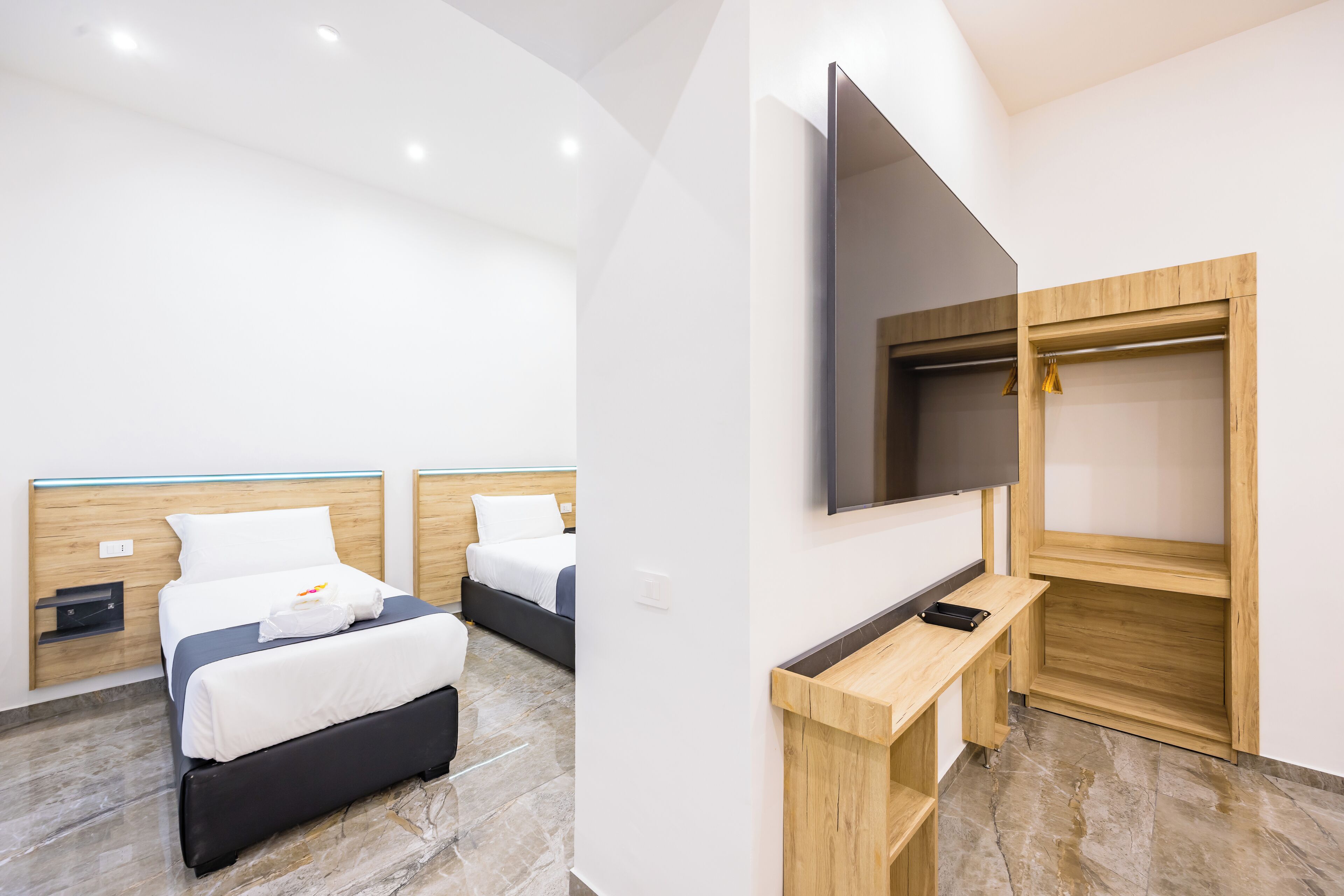 Standard Quadruple Room | In-room safe, desk, iron/ironing board, free WiFi