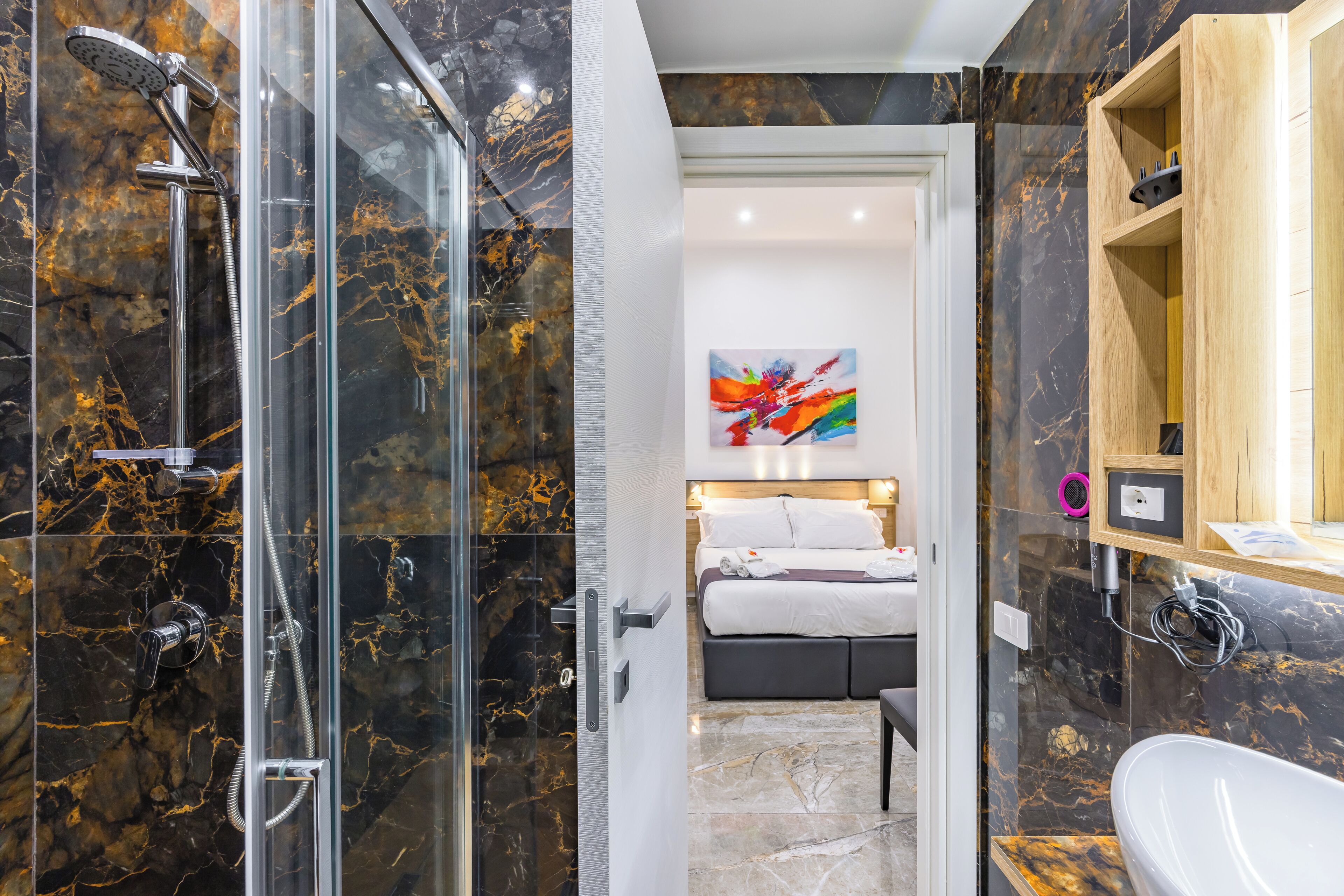 Junior Suite | In-room safe, desk, iron/ironing board, free WiFi