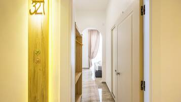 Kahden hengen superior-huone (yksi tai kaksi sänkyä), vuoristonäköala | Tallelokero huoneessa, työpöytä, silitysrauta/-lauta, ilmainen Wi-Fi