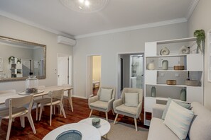 2 bedrooms - Bairro Alto Elegant by Homing (Lisbon)