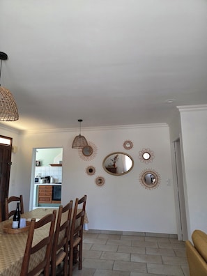 Dining - Pretty 8-person house with pool 10min from Avignon and close to Mont Ventoux (Monteux)