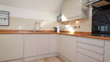 Oppvaskmaskin og kjøkkenutstyr