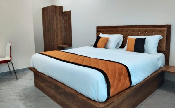 Deluxe Double Room | Free WiFi