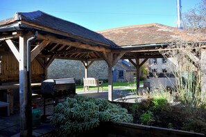 Cottage | Outdoor dining - ASH House (Wincanton)