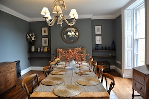 Cottage | Dining