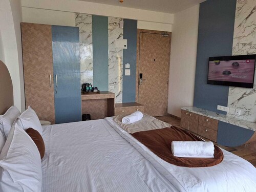 Palette The Moon Hotel Goa by Sunday 2