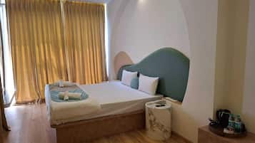 5 bedrooms, iron/ironing board