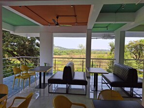 House | Dining - Palette The Moon Hotel Goa by Sunday 2 (Nerul)