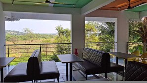 Dining - Palette The Moon Hotel Goa by Sunday 2 (Nerul)