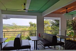 House | Dining - Palette The Moon Hotel Goa by Sunday 2 (Nerul)
