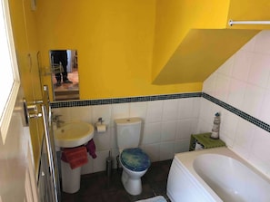 อพาร์ทเมนท์, 2 ห้องนอน, วิวเมือง | ห้องน้ำ