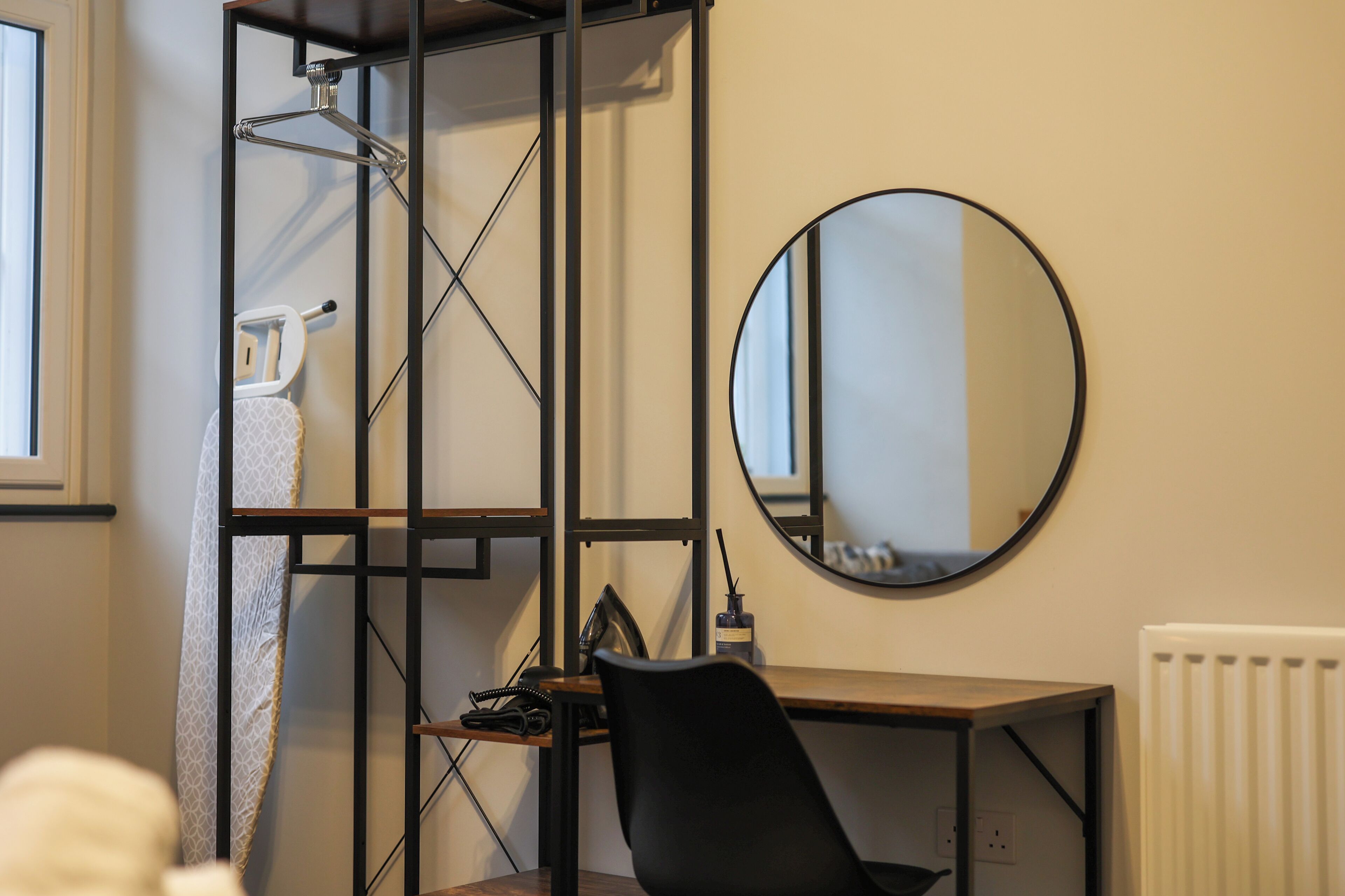 Apartamento luxo | Escrivaninha, espaço de trabalho para notebook, cortinas blackout