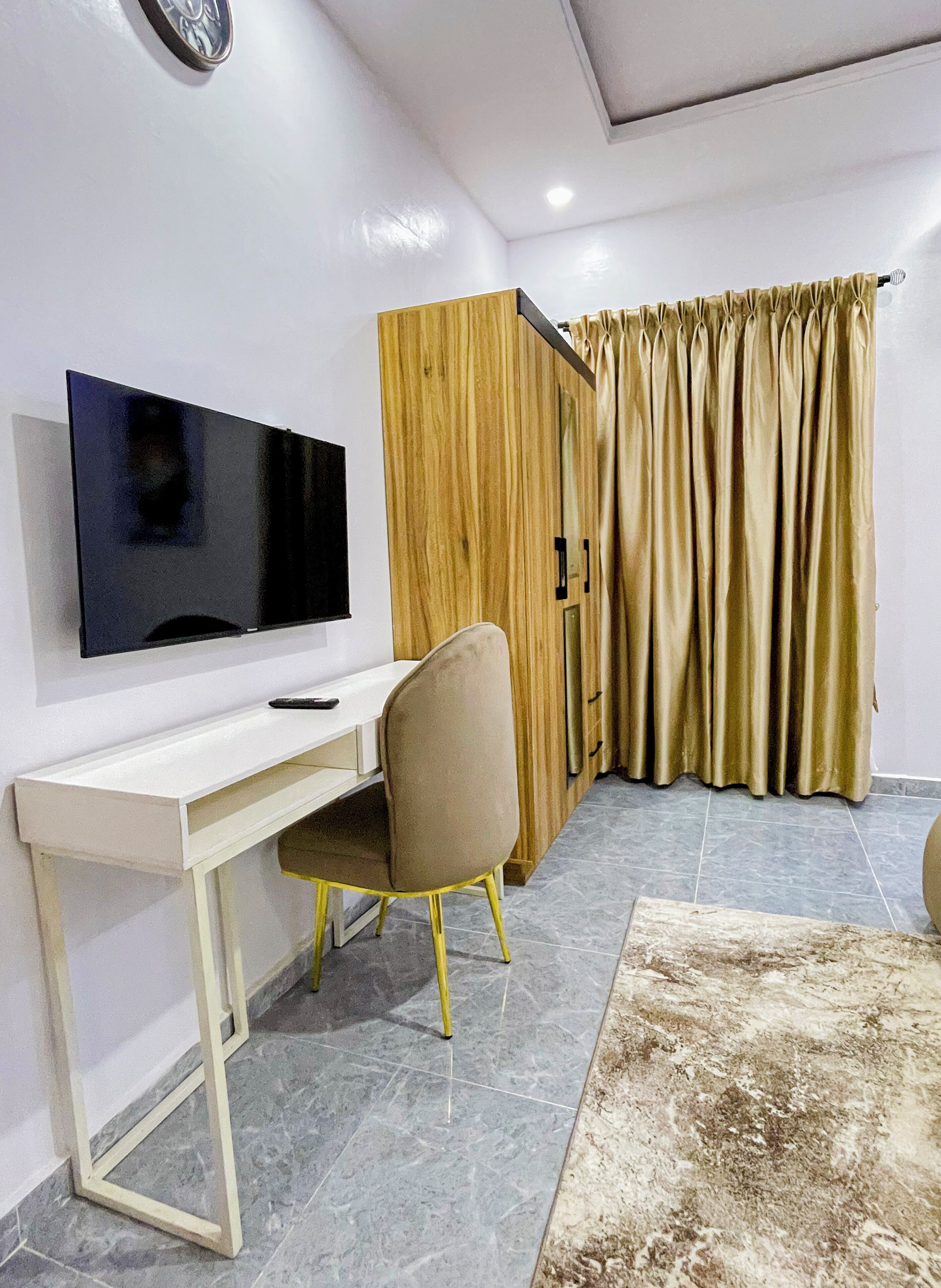 Departamento de lujo | Escritorio, espacio para trabajar con laptop y wifi gratis 