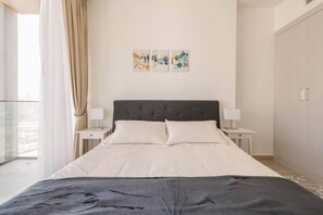 1 bedroom, iron/ironing board, WiFi, bed sheets - High floor 1BR vacation home with terrace (Dubai)