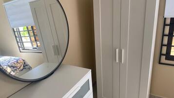 Myrkratjöld/-gardínur, straujárn/strauborð, ókeypis þráðlaus nettenging