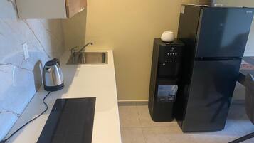 Comfort Apartment, Lanai | Private kitchen