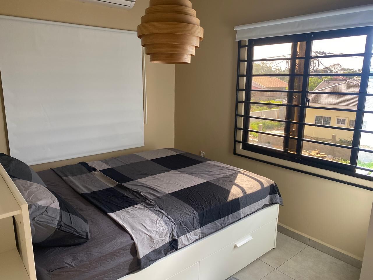 Rideaux occultants, fer et planche à repasser, Wi-Fi gratuit